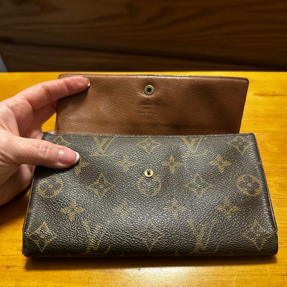 Louis Vuitton Brown Monogram Large International Trifold Wallet - Picture 7 of 11